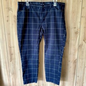 Gap navy and white grid cropped pants